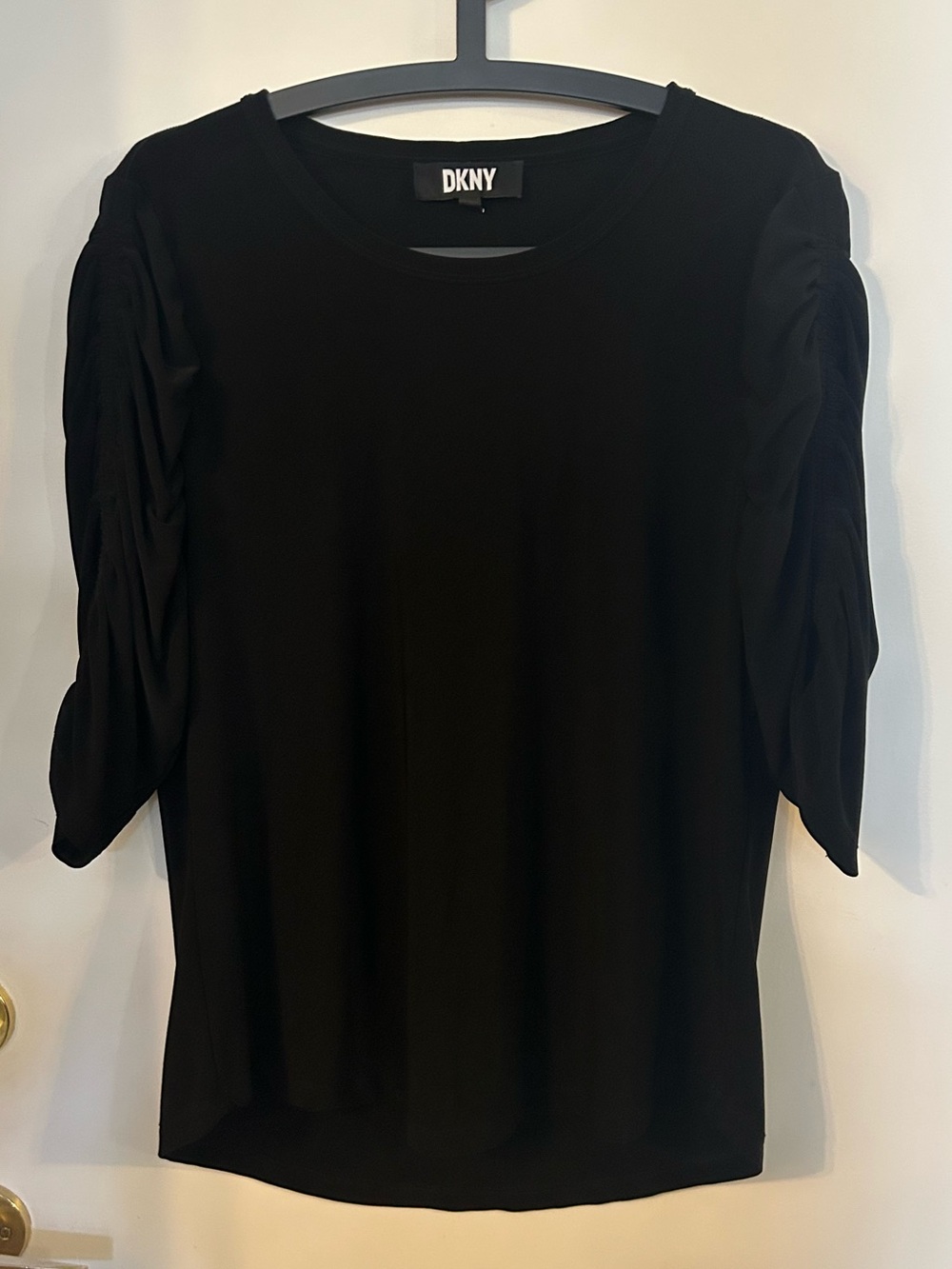 DKNY Women’s Black Top With Ruched Sleeves Size XL